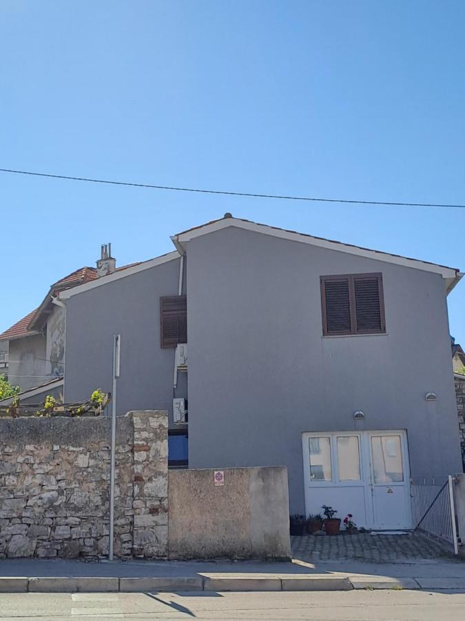 Konoba Yan Apartment Pula Bagian luar foto